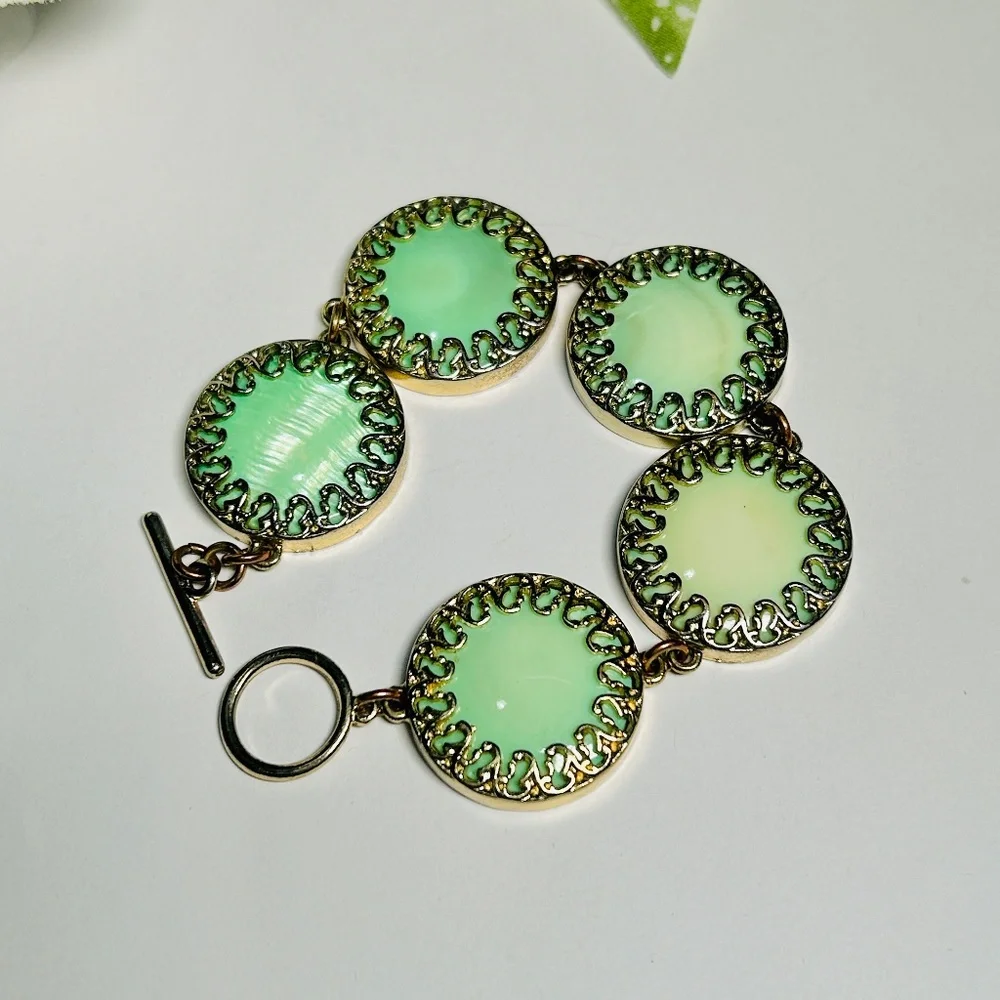 Vintage Abalone Sea Green Round Scrolled Gold Plated Toggle Bracelet - Picture 11 of 15